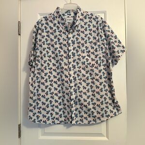 📣‼️ 5 for $50 📣‼️ Goodfellow & Co White Shirt with Blue and Red Roller Skates